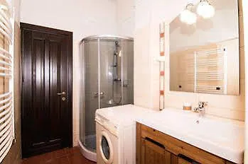 Bucharest Serviced Apartments 酒店